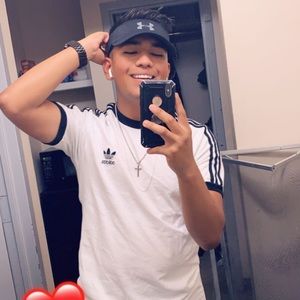 Meet your Posher, Luis